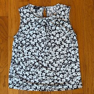 Jones New York Black and White Floral Blouse, Size Large